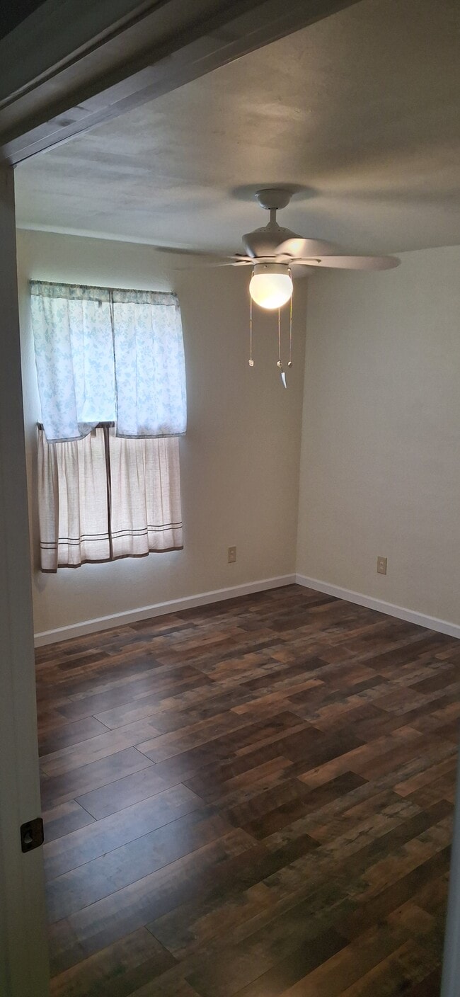 Photo - 214 Ruth St