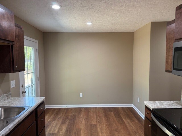 Photo - 216 8th Ave SW