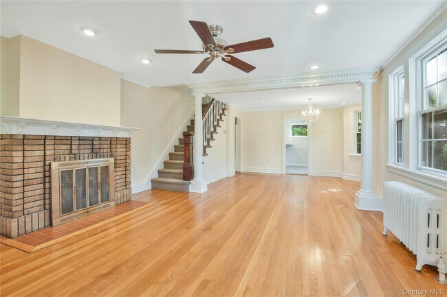 Photo - 806 Pelhamdale Ave
