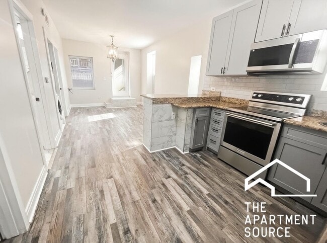 Building Photo - 1237 W Ohio St Unit 1R