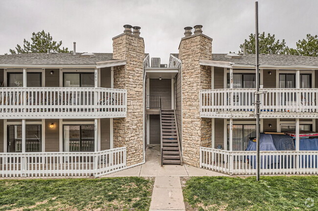 Building Photo - Spacious 1,177 sq ft 3-Bed / 2-Bath Condo ... Unit 103