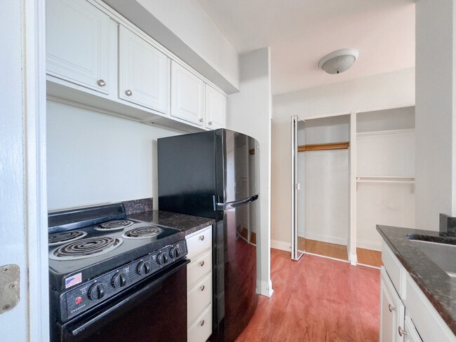 Photo - 4180 N Marine Dr Unit 6051