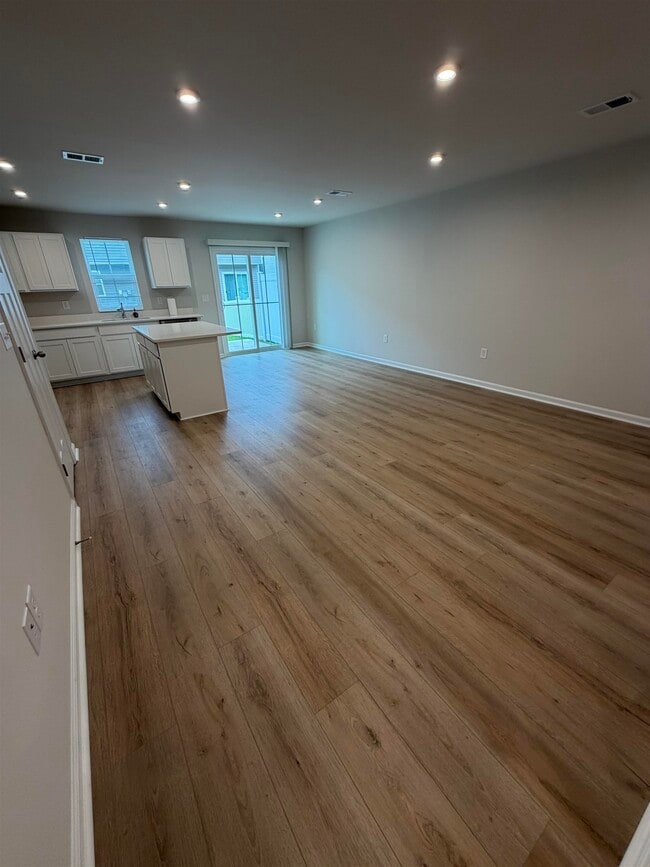 Photo - 157 Villa Grande St
