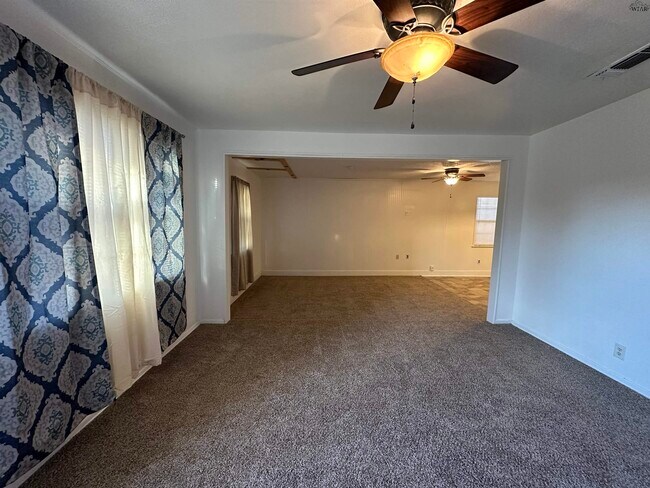 Photo - 1622 Longview St