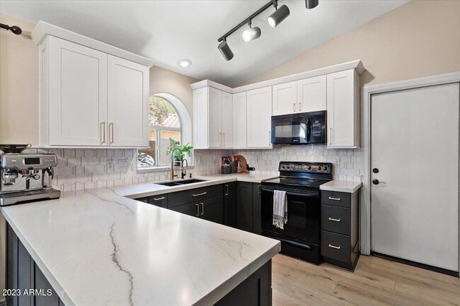 1891 W Longhorn Dr