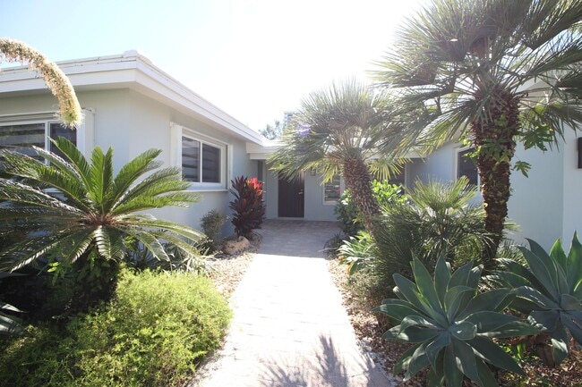 2548 SE 14th St