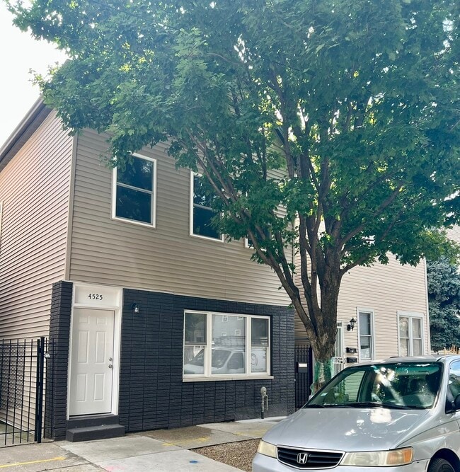 Building Photo - 4525 S Hermitage Ave
