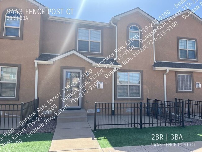 Two bedroom townhome with two car garage - Two bedroom townhome with two car garage