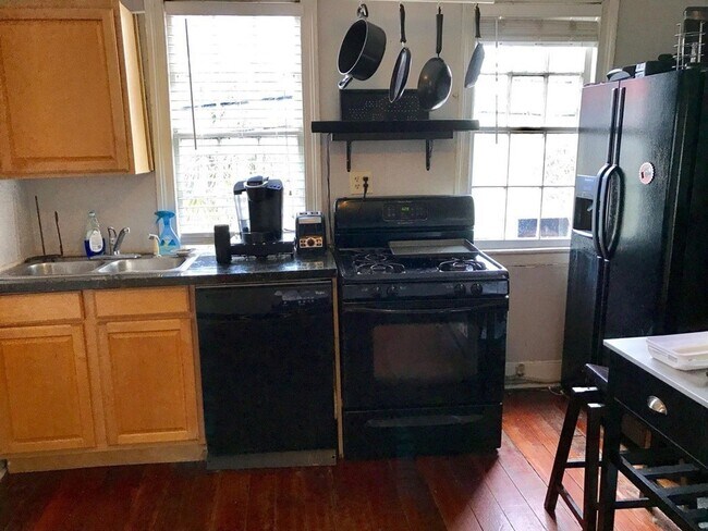 Photo - 43 Vanderhorst St Unit C