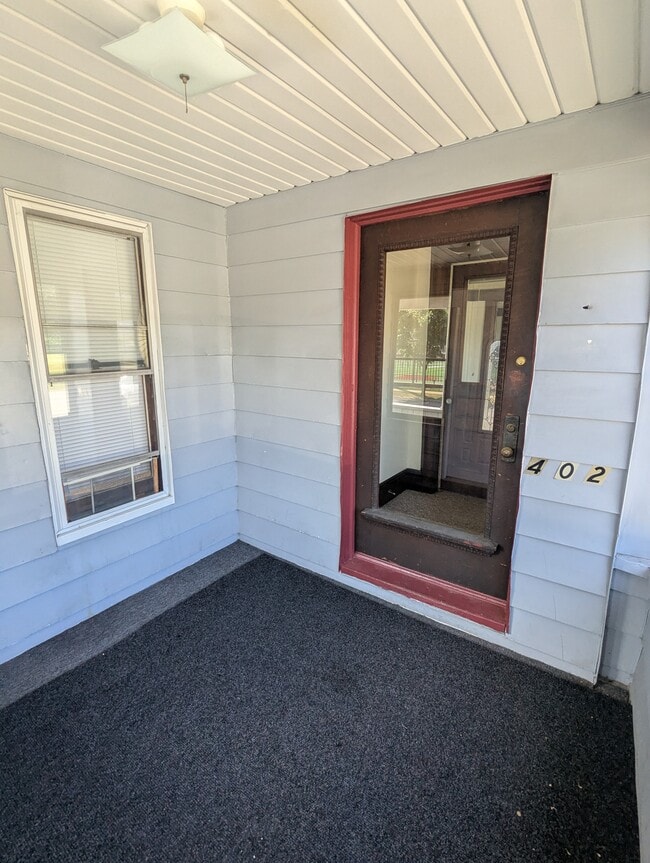 Photo - 402 Myrtle St