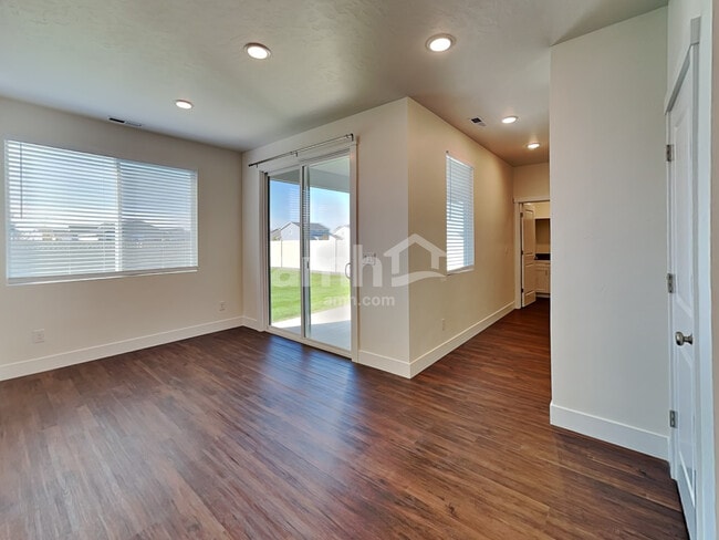 Photo - 9357 W Clancy St