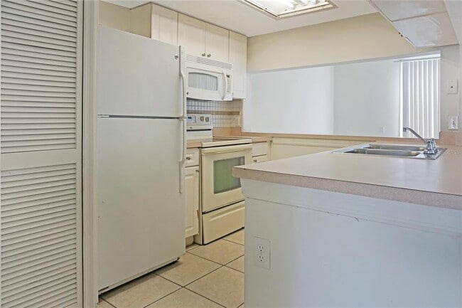 Photo - 215 Mango Dr