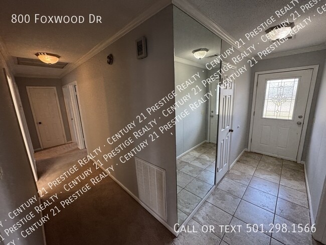 Photo - 800 Foxwood Dr