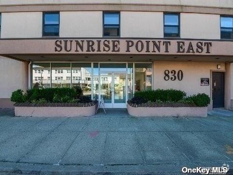 Building Photo - 830 Shore Rd Unit 4M Rental