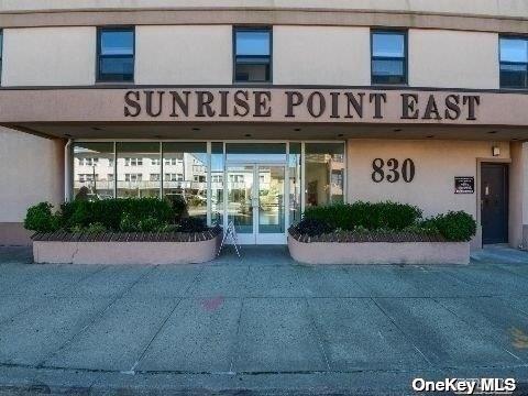 Building Photo - 830 Shore Rd Unit 4M Rental