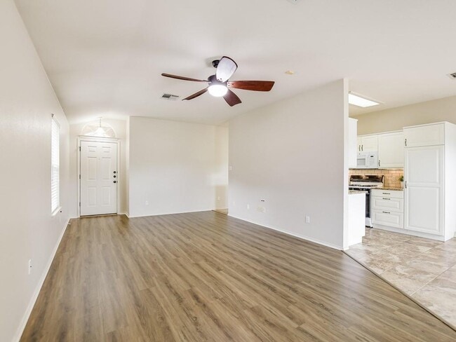 Photo - 2805 Feathercrest Dr