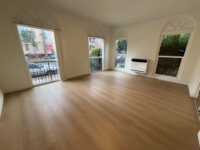 Building Photo - 2801 San Marino St Unit 2