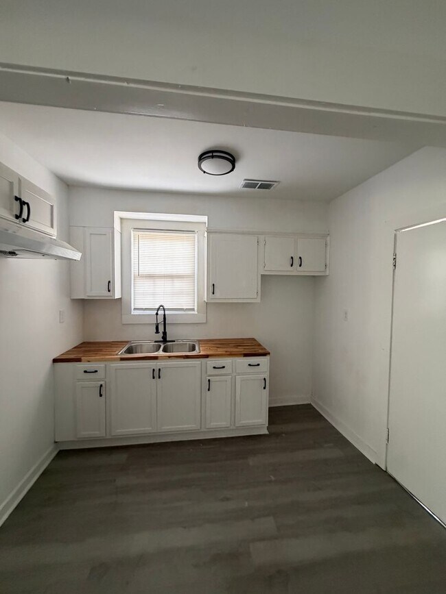 Photo - 776 Kippley St
