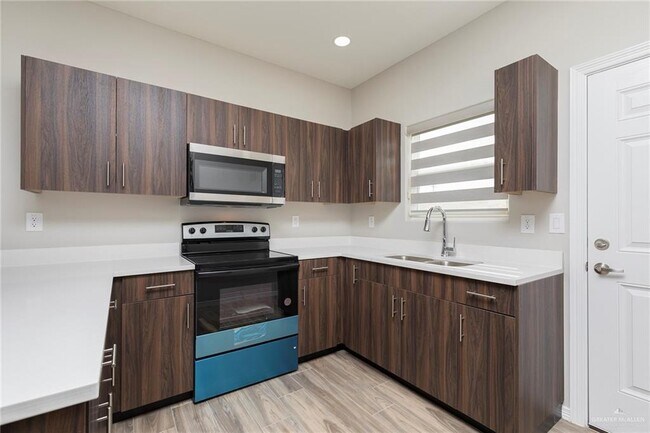 Photo - 10 La Vista Ave W Unit 2