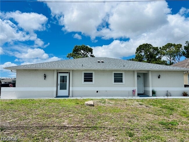 Building Photo - 1406 SE 2nd Pl