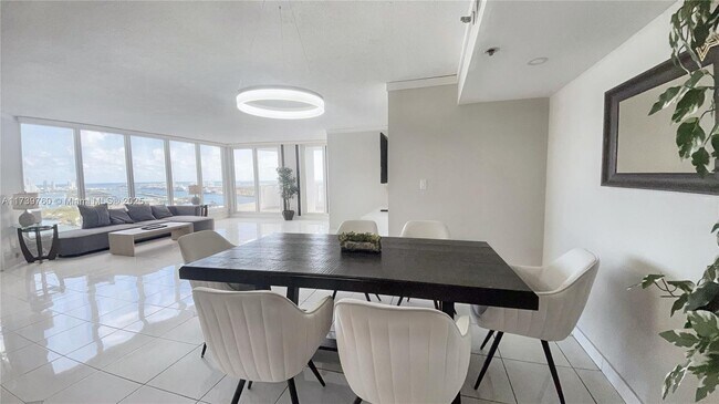 Photo - 1717 N Bayshore Dr Unidad B-4157