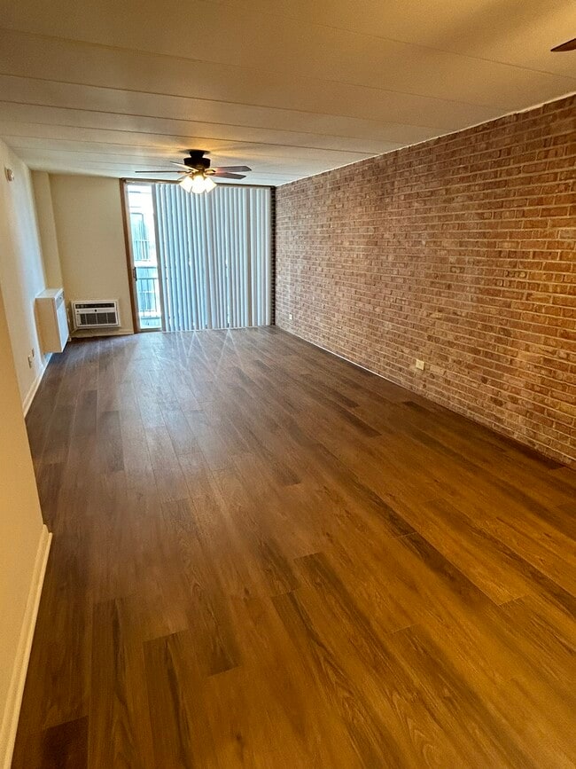 2340 N. Commonwealth