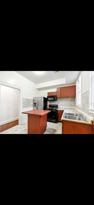 Photo - 3416 Milan St