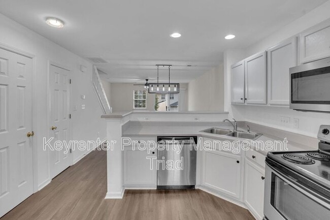 Photo - 16 Raelans Cir