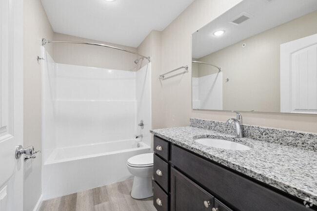 1BR, 1BA - 768SF - Bathroom