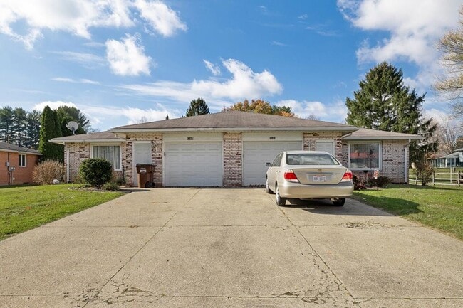 Building Photo - 1341 N Stewart Rd Unit 1341 Stewart