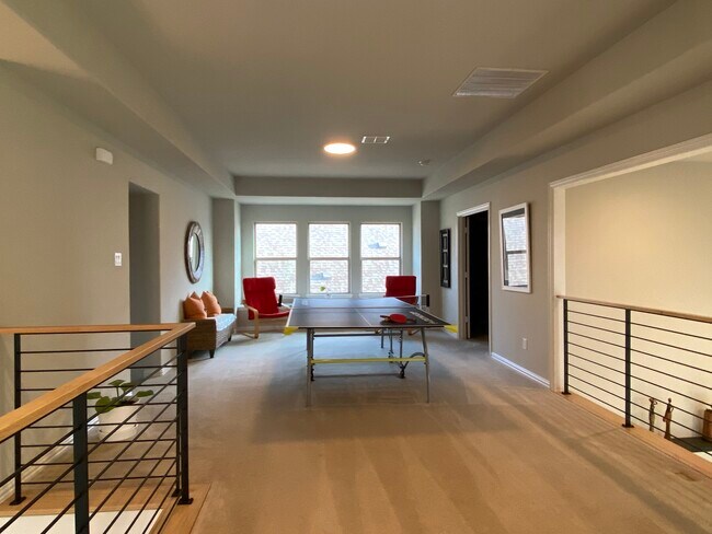 Photo - 1301 Skyflower Ln.