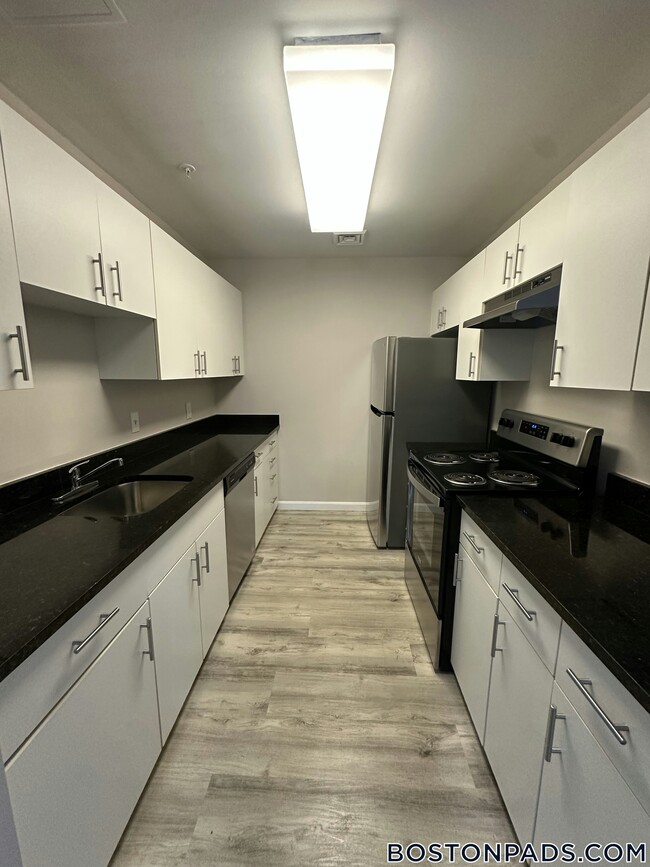 2 Weaver Street Unit 220