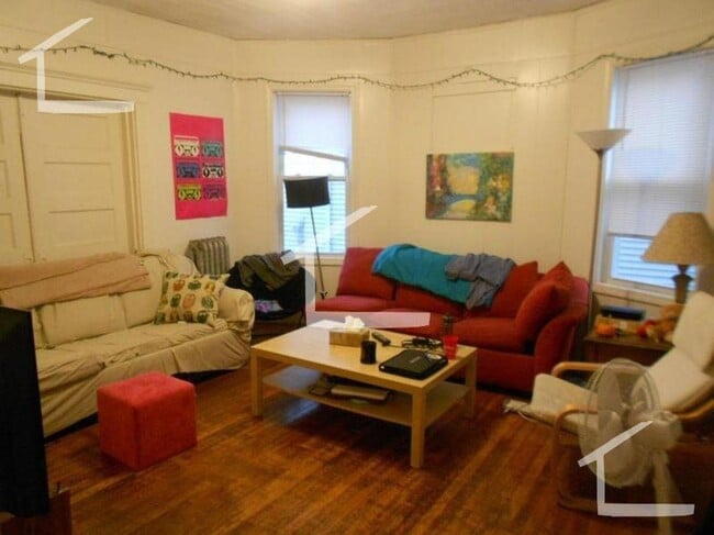 Photo - 3 Bedroom Close to BU West