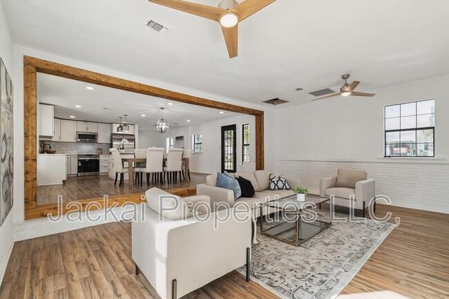 Photo - 2038 Avon Dr