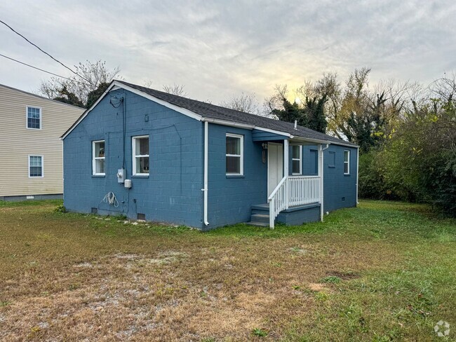 Building Photo - 1106 Bolling St Rental