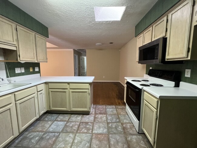 1706 Meadow Oak Ct