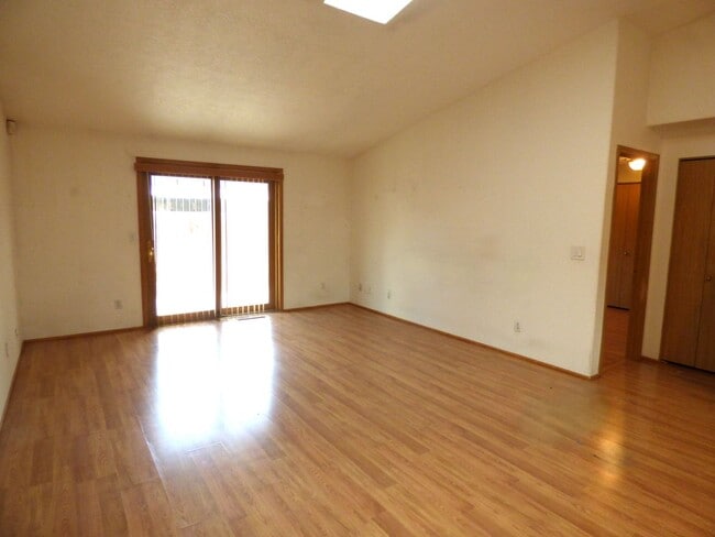 Photo - 3 bed Single level home in a Cul-De-Sac