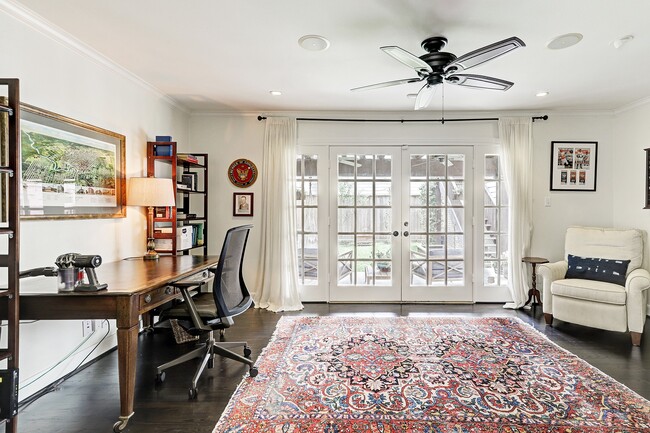 Photo - 2829 Sunset Blvd