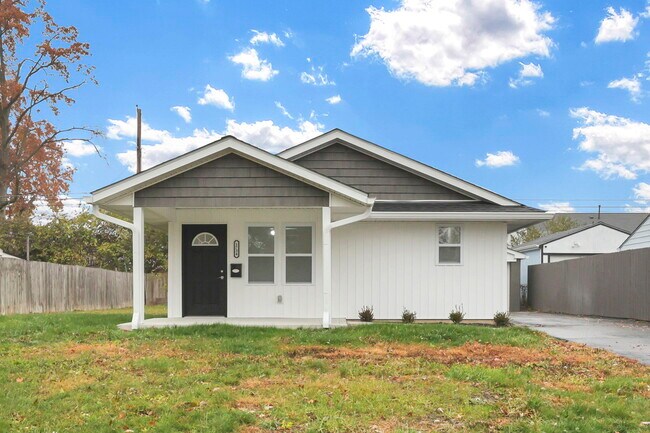 Photo - 1734 Eastfield Dr N