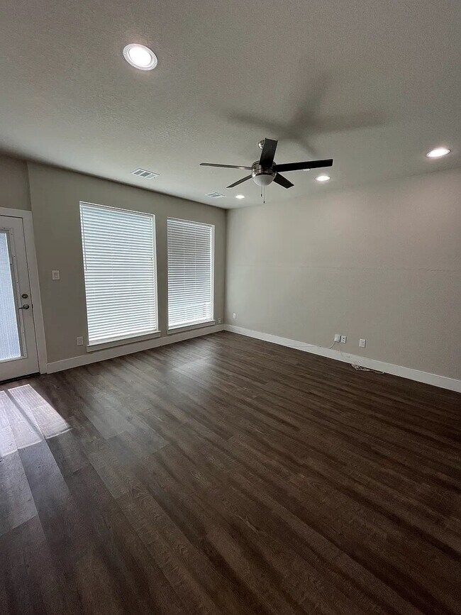 Room in Condo on Shea Rd