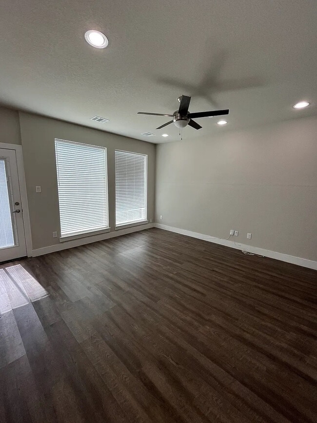 Photo - Room in Condo on Shea Rd