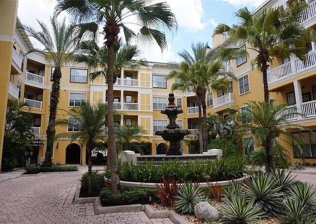 Building Photo - 860 N Orange Ave Unit 172