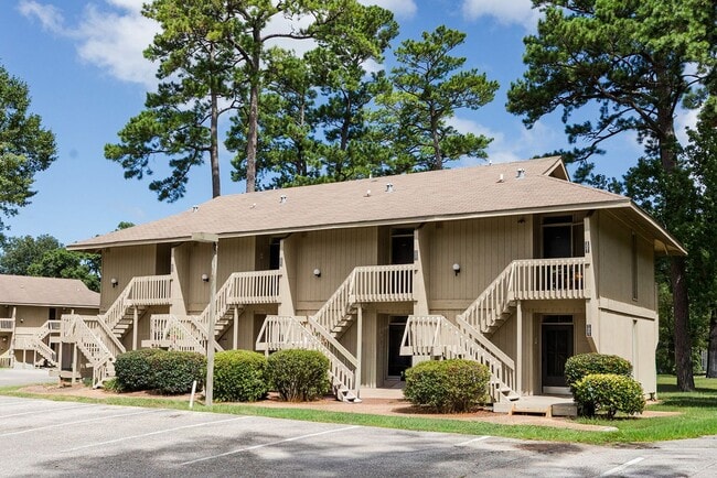 Building Photo - 2002 Seacliff Dr. N. #2002