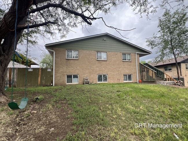Freshly Updated 3-Bedroom, 1-Bathroom **Sp... - Freshly Updated 3-Bedroom, 1-Bathroom **Sp... Apartment Unit #1185