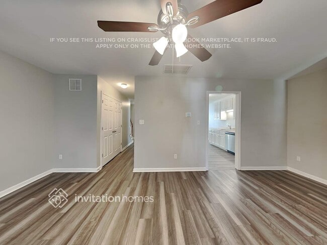 Photo - 406 Whitehall Ct