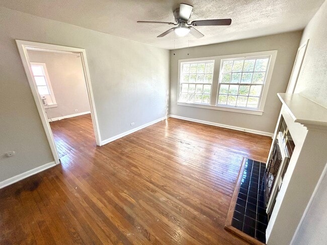 Photo - 425 Maverick St Unit 8