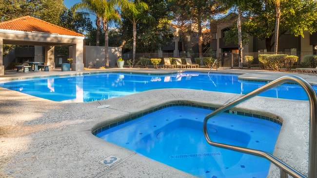 Building Photo - Estancia Rental