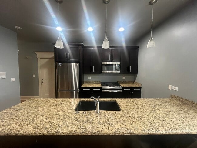 Photo - 4956 S Vincennes Ave Unidad 1W