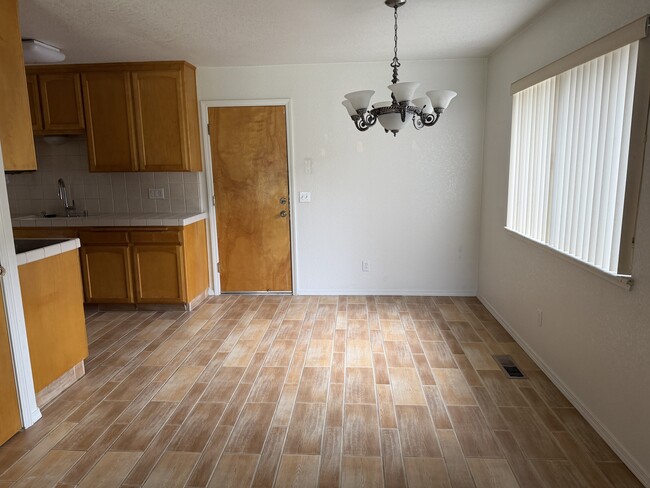 Photo - 221 S 7th St