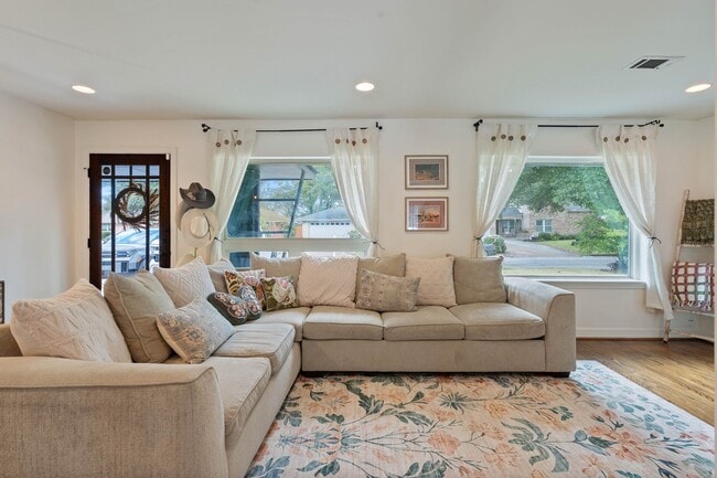 Photo - 1119 W 30th St